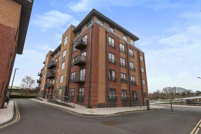 1 Bedroom Flat To Rent In Woodhouse Close, Worcester, WR5
