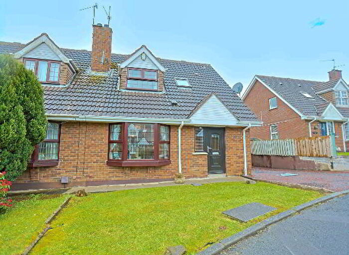 3 Bedroom Semi-detached Chalet Bungalows For Sale In Collingwood Drive, Lurgan, BT66