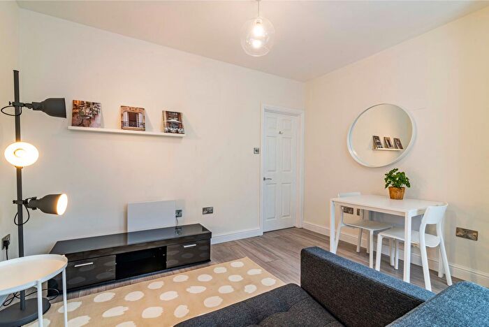 1 Bedroom Flat To Rent In Milner Road, Nottingham, NG5