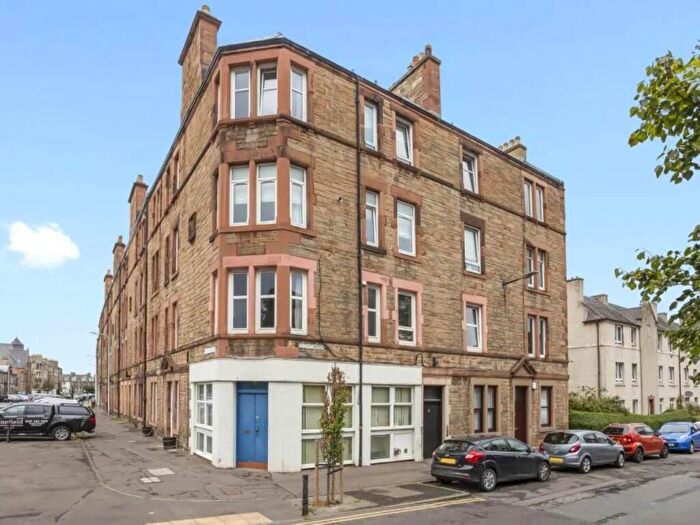 2 Bedroom Flat To Rent In Dickson Street, Edinburgh, Midlothian, EH6