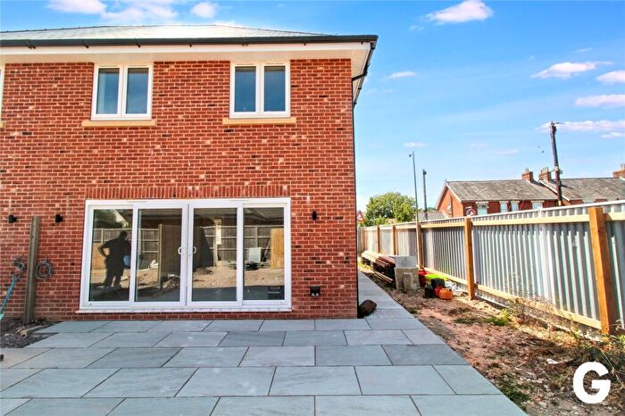 3 Bedroom Semi-Detached House To Rent In Manor Road, Ringwood, Hampshire, BH24