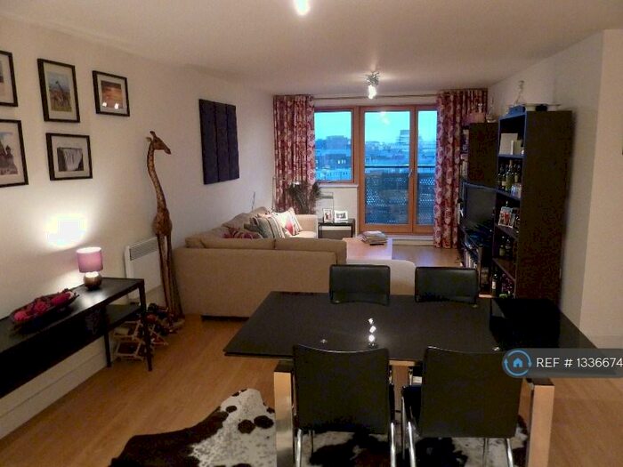 2 Bedroom Flat To Rent In Bethnal Green, London, E2