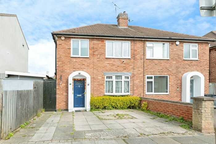3 Bedroom Semi Detached House For Sale In Duncan Road, Leicester, LE2
