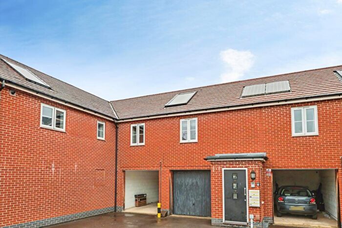 1 Bedroom Flat For Sale In Narrowboat Lane, Northampton, Northamptonshire, NN4