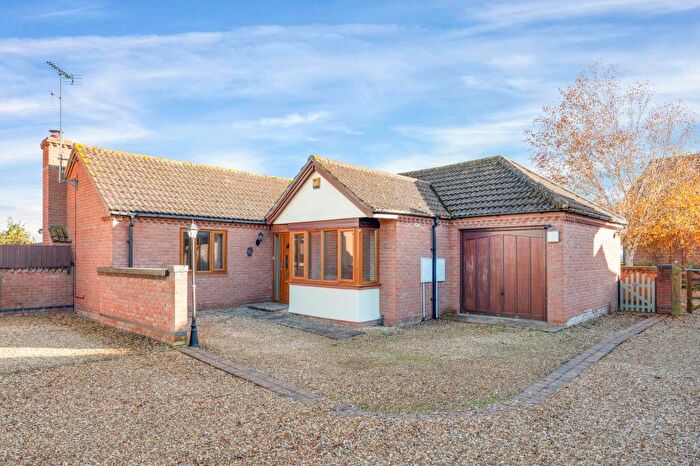 3 Bedroom Bungalow For Sale In The Spinney, Twenty, Bourne, PE10