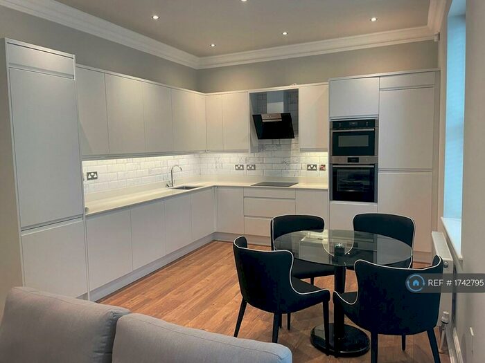 2 Bedroom Flat To Rent In Chestnut Court, Sheffield, S11