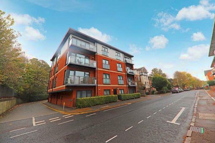 2 Bedroom Property To Rent In Caravan Lane, Rickmansworth, WD3