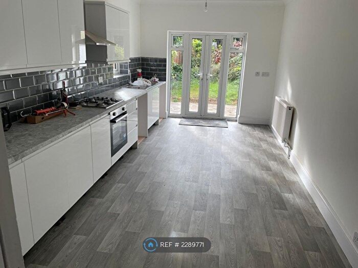 4 Bedroom Detached House To Rent In Bournemouth Park Road, Southend-On-Sea, SS2