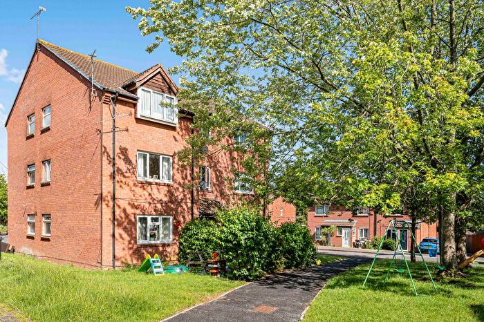 1 Bedroom Flat For Sale In Rycote Close, Grange Park, SN5
