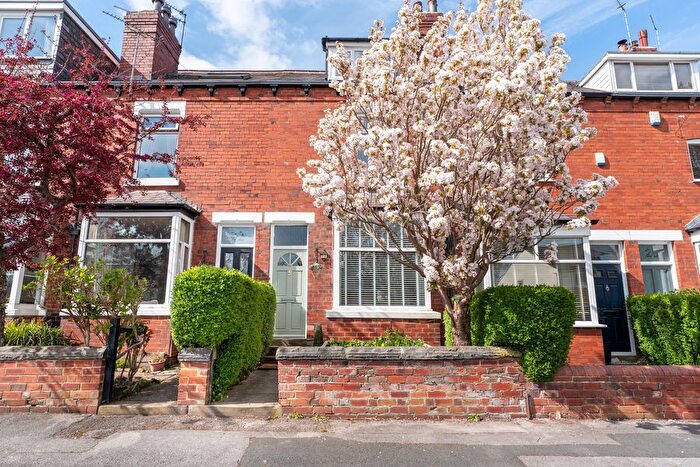 3 Bedroom Terraced House For Sale In Chandos Place, Roundhay, LS8