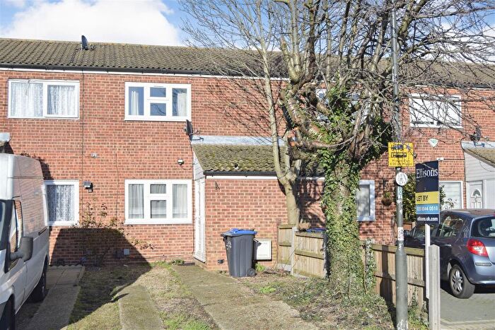 2 Bedroom Property To Rent In Waterfall Road, Colliers Wood, SW19