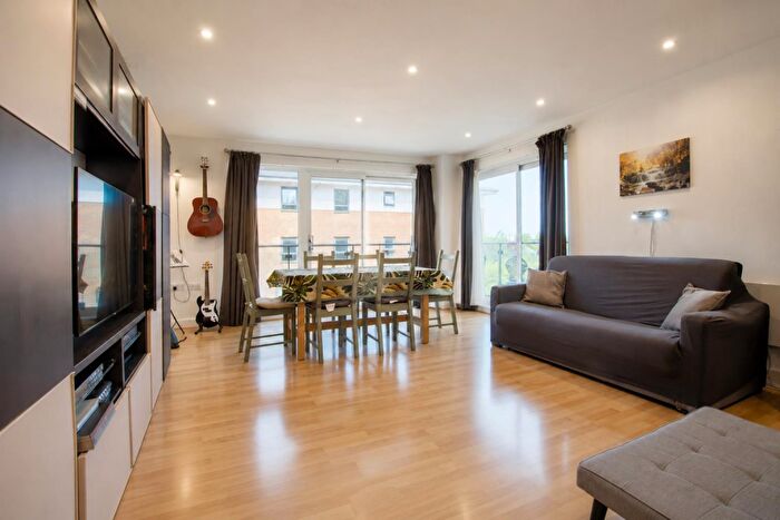 2 Bedroom Apartment For Sale In Rosse Gardens, Hither Green, SE13