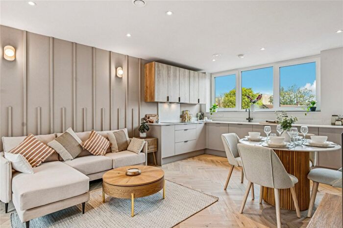 2 Bedroom Flat For Sale In Palmertson Road, Wimbledon, SW19