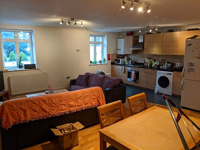 4 Bedroom Flat To Rent In Exeter House, Selly Oak, Birmingham, West Midlands, B29