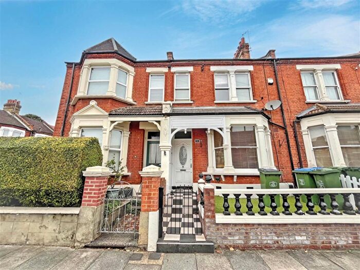 3 Bedroom Terraced House For Sale In Macoma Terrace, London, SE18