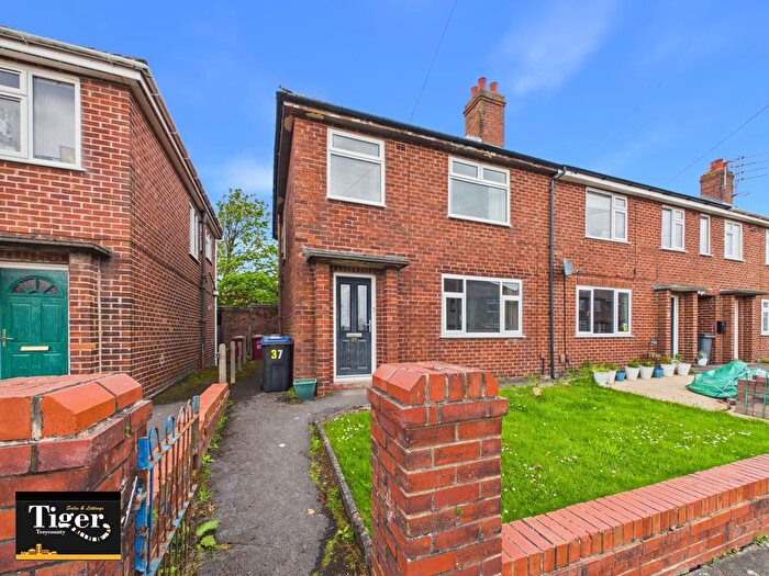 3 Bedroom End Terrace House For Sale In Tyrone Avenue, Blackpool, FY2