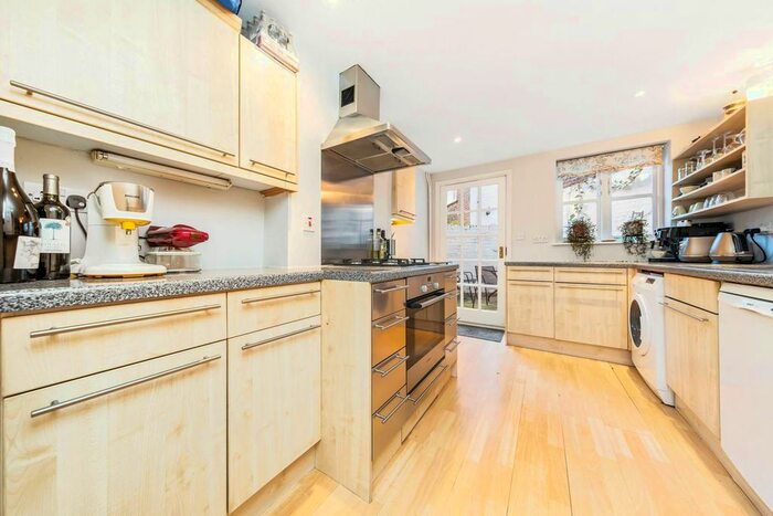 2 Bedroom Flat To Rent In Sutherland Row, Pimlico, London, SW1V