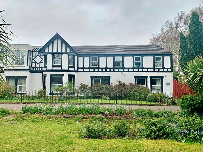 2 Bedroom Flat For Sale In Sandlea Park, West Kirby, Wirral, Merseyside, CH48