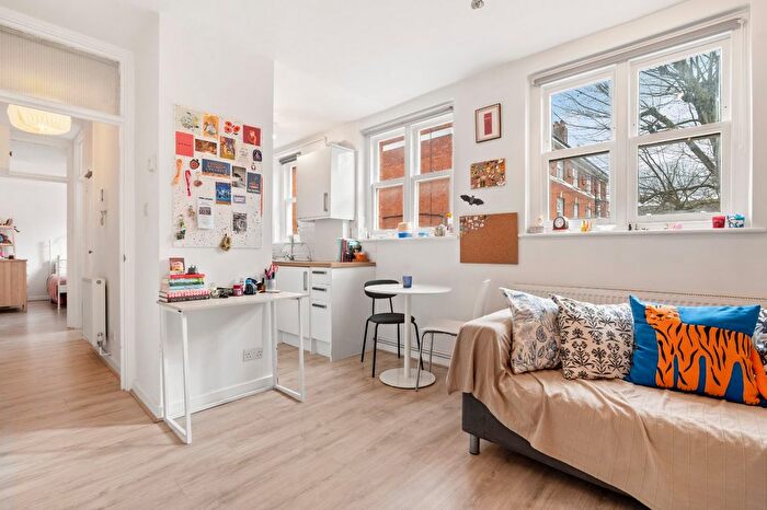 1 Bedroom Flat To Rent In Henson Court, Highbury Grange, N5