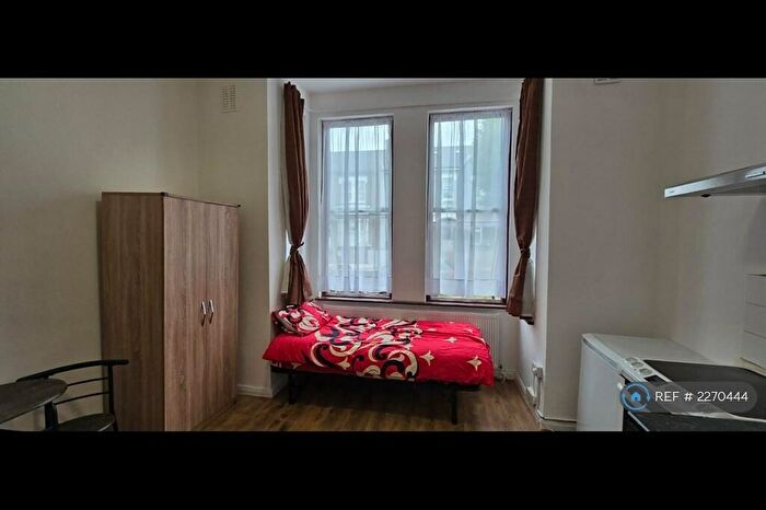 Studio To Rent In Belmont Road, London, N15