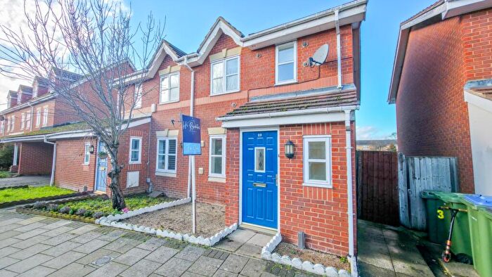 3 Bedroom House For Sale In Floathaven Close, Central Thamesmead, London, SE28