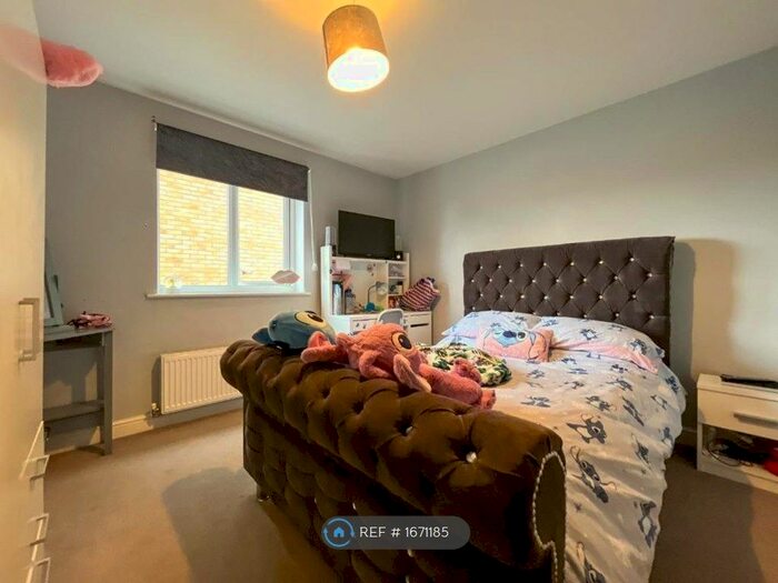 2 Bedroom Flat To Rent In Lemans Drive, Dewsbury, WF13