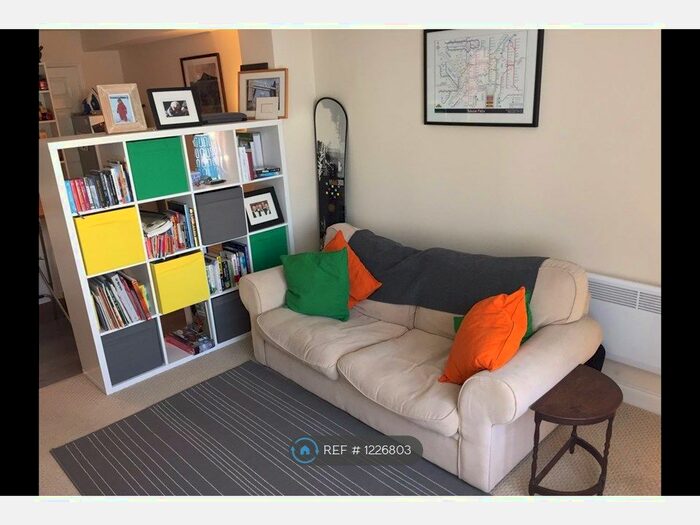 1 Bedroom Flat To Rent In High Street, Earls Colne CO6