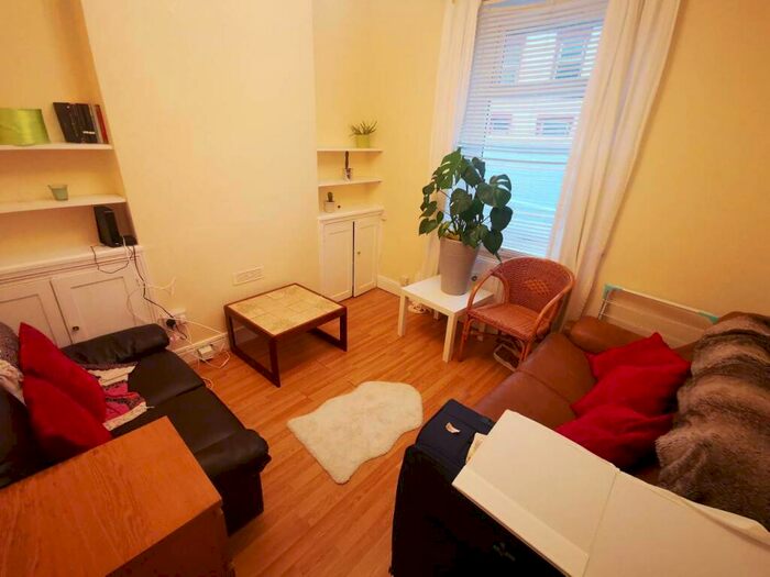 4 Bedroom House To Rent In Rhymney Street, Cathays, Cardiff, CF24