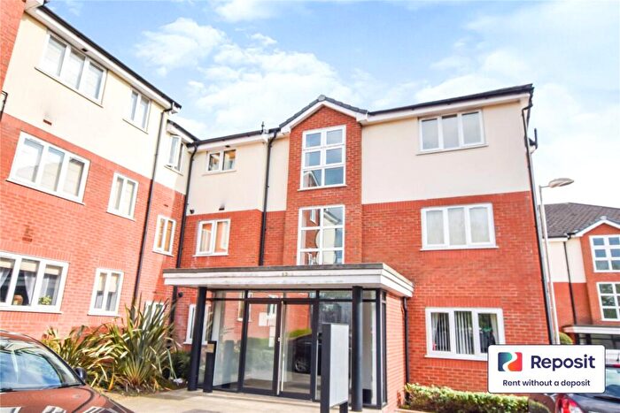 2 Bedroom Flat To Rent In Cumberland Avenue, Clifton, M27