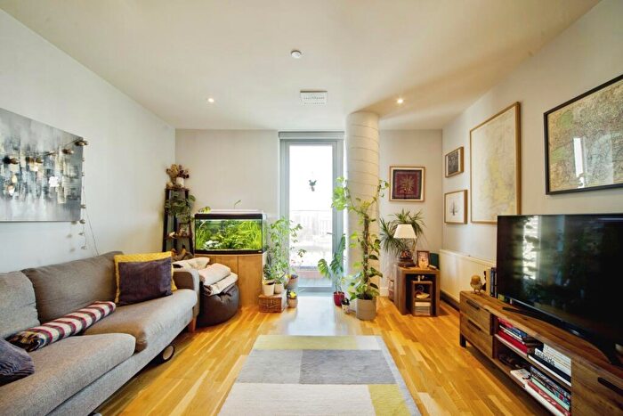 2 Bedroom Flat For Sale In Dominion Walk, London, E14