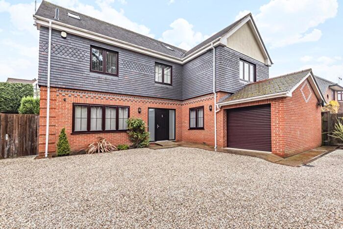 5 Bedroom Detached House To Rent In Horsell, Woking, GU21