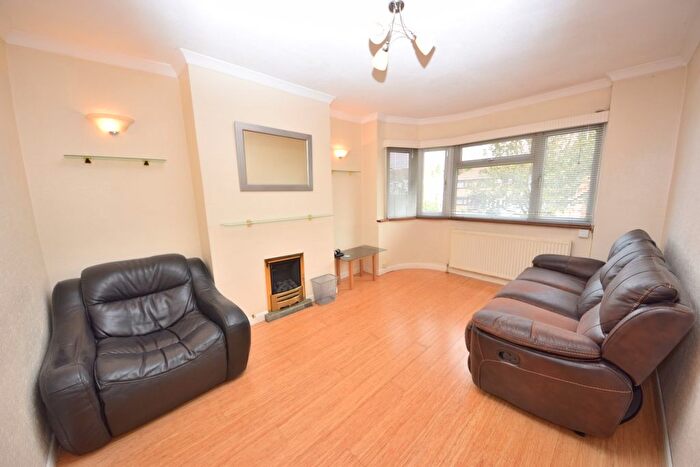 4 Bedroom Terraced House To Rent In Fullwell Avenue, Barkingside, IG6