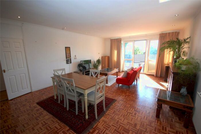 3 Bedroom Apartment To Rent In Salisbury Avenue, Finchley, N3