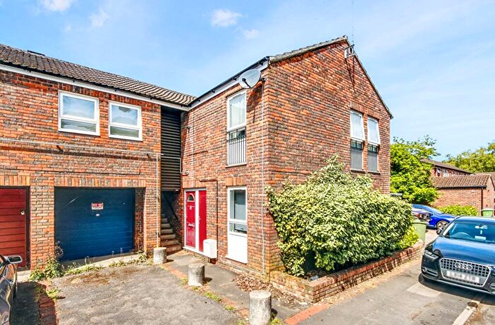2 Bedroom Maisonette For Sale In Jevington, Bracknell, RG12
