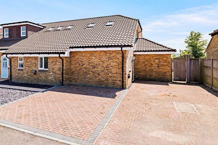 3 Bedroom Chalet For Sale In Mill Lane, Eastry, Sandwich, CT13