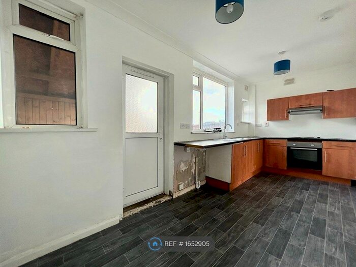 3 Bedroom Semi-Detached House To Rent In Marshall Avenue, Middlesbrough, TS3