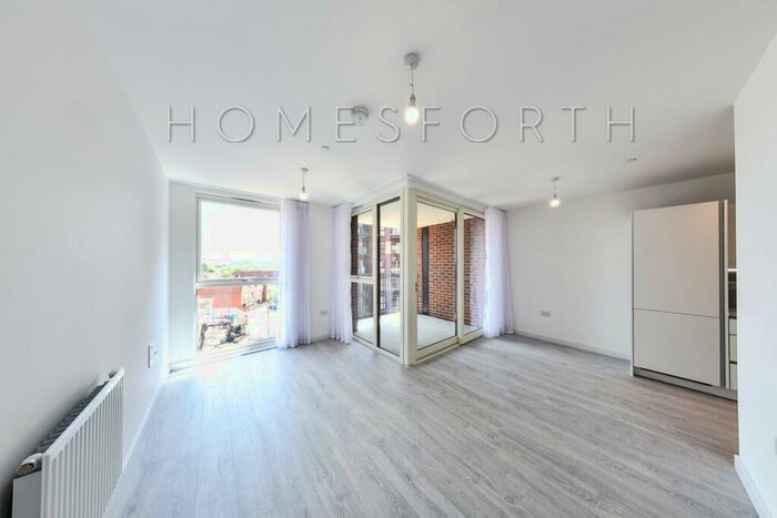 1 Bedroom Apartment To Rent In Rosefinch Apartments, Shearwater Drive, Hendon, NW9