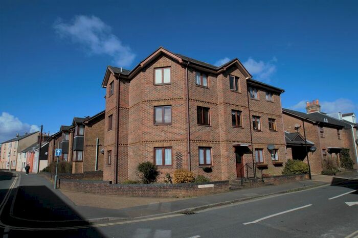 1 Bedroom Flat To Rent In Union Street, Newport PO30