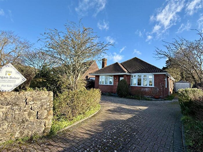 3 Bedroom Detached Bungalow For Sale In Baring Road, Cowes, PO31