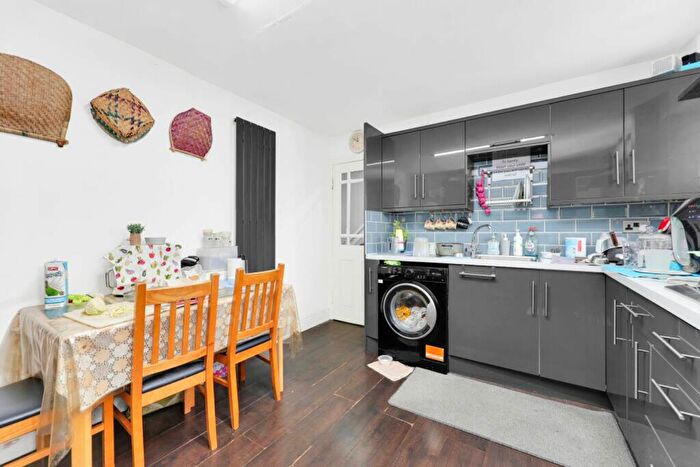3 Bedroom Terraced House For Sale In Cleves Road, London, E6