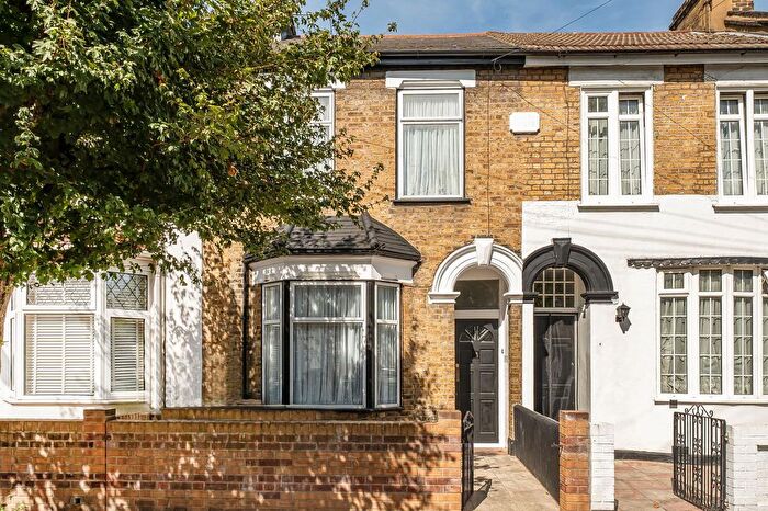 3 Bedroom Terraced House To Rent In Sedgwick Road, London, E10