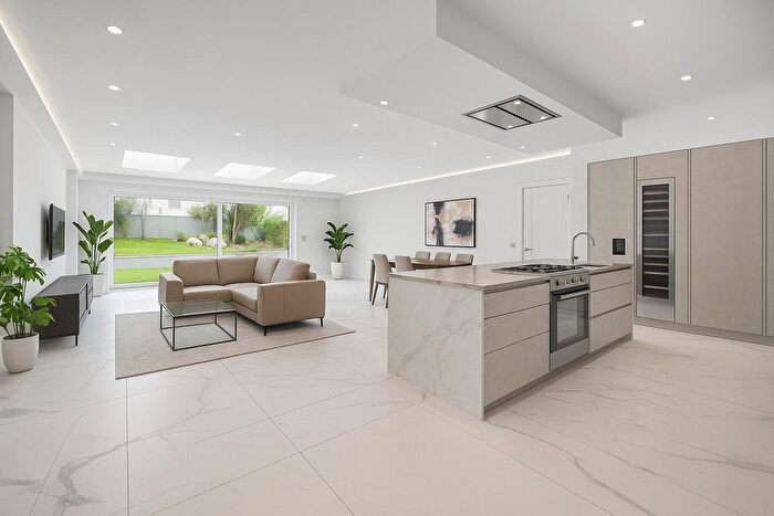 5 Bedroom Detached House For Sale In Rowdon Avenue, London, NW10