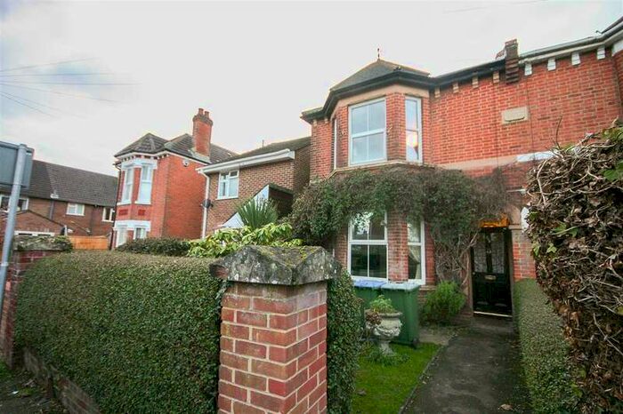 Flat To Rent In Foundry Lane, Southampton, SO15