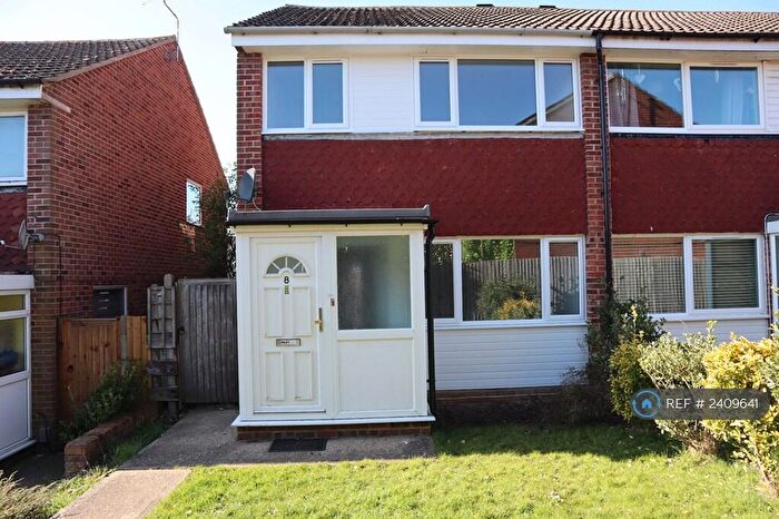 3 Bedroom Semi-Detached House To Rent In Plover Walk, Chelmsford, CM2