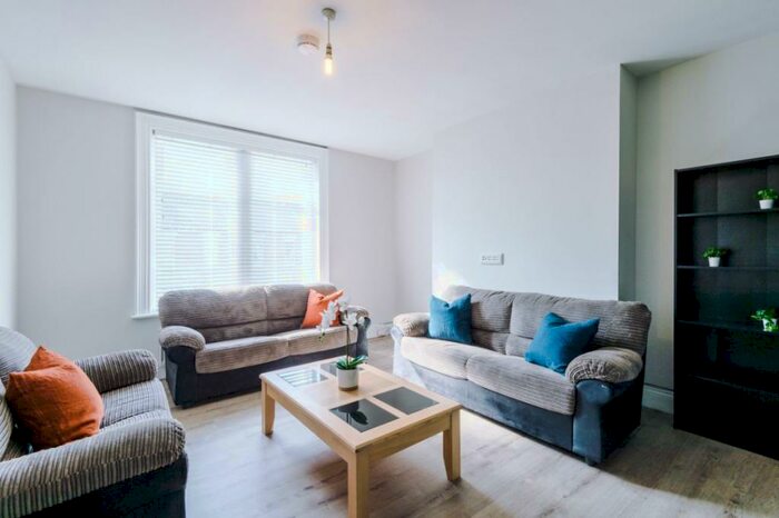 7 Bedroom Terraced House To Rent In Heaton Park Road, Newcastle, NE6