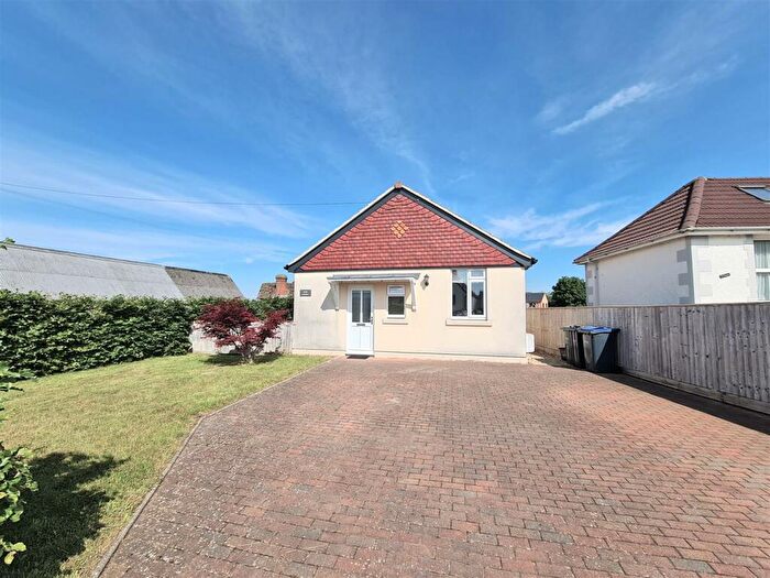 2 Bedroom Detached Bungalow To Rent In Burlands Road, Chippenham, SN15