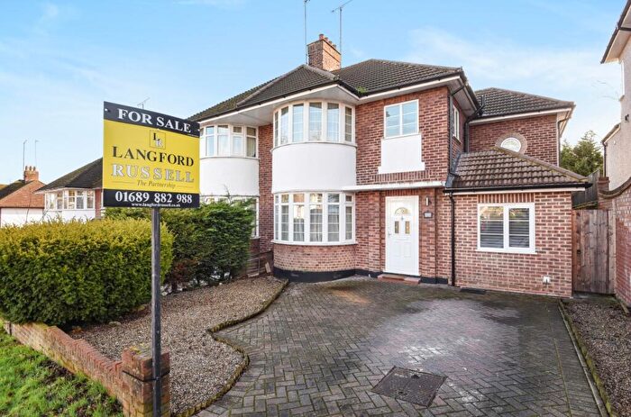 4 Bedroom Semi Detached House To Rent In Oakleigh Gardens Orpington, BR6