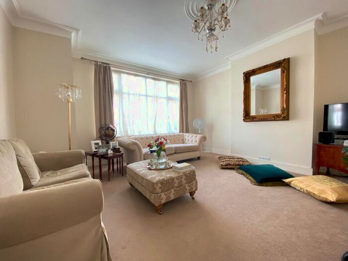 2 Bedroom Semi-Detached House To Rent In Mannock Road, Turnpike Lane N22