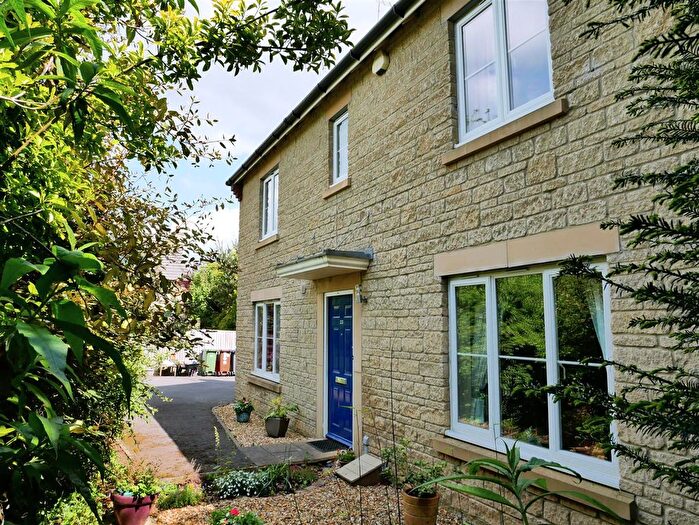 4 Bedroom Detached House For Sale In Carp Road, Calne, SN11