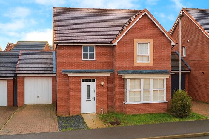 3 Bedroom Detached House To Rent In Woodwhite Way, Hemel Hempstead, HP2